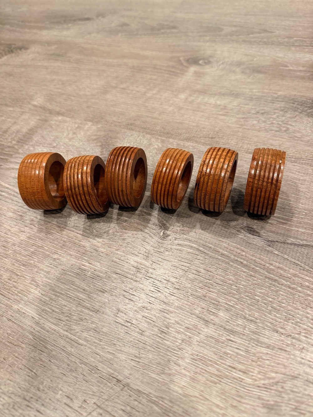 Vintage Brown Wooden Ribbed napkin Ring Set - Natural Finish